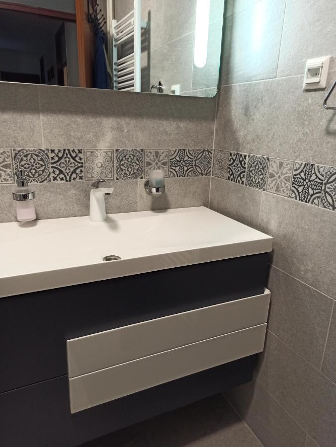 Апартаменти Apartman Lana ,Froudeova Ulica 3 Nasuprot Zg Velesajma Загреб Екстер'єр фото